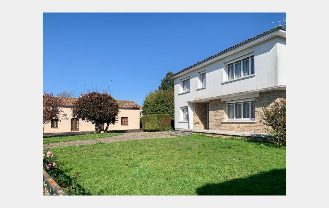 Agence Immobilière Berland Bennett : Maison / Villa | SAUZE-VAUSSAIS (79190) | 209 m2 | 265 000 € 