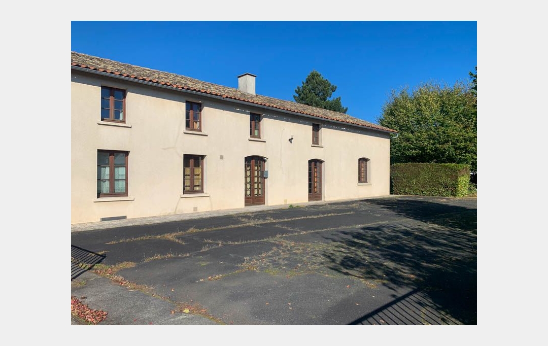 Agence Immobilière Berland Bennett : Maison / Villa | SAUZE-VAUSSAIS (79190) | 209 m2 | 265 000 € 