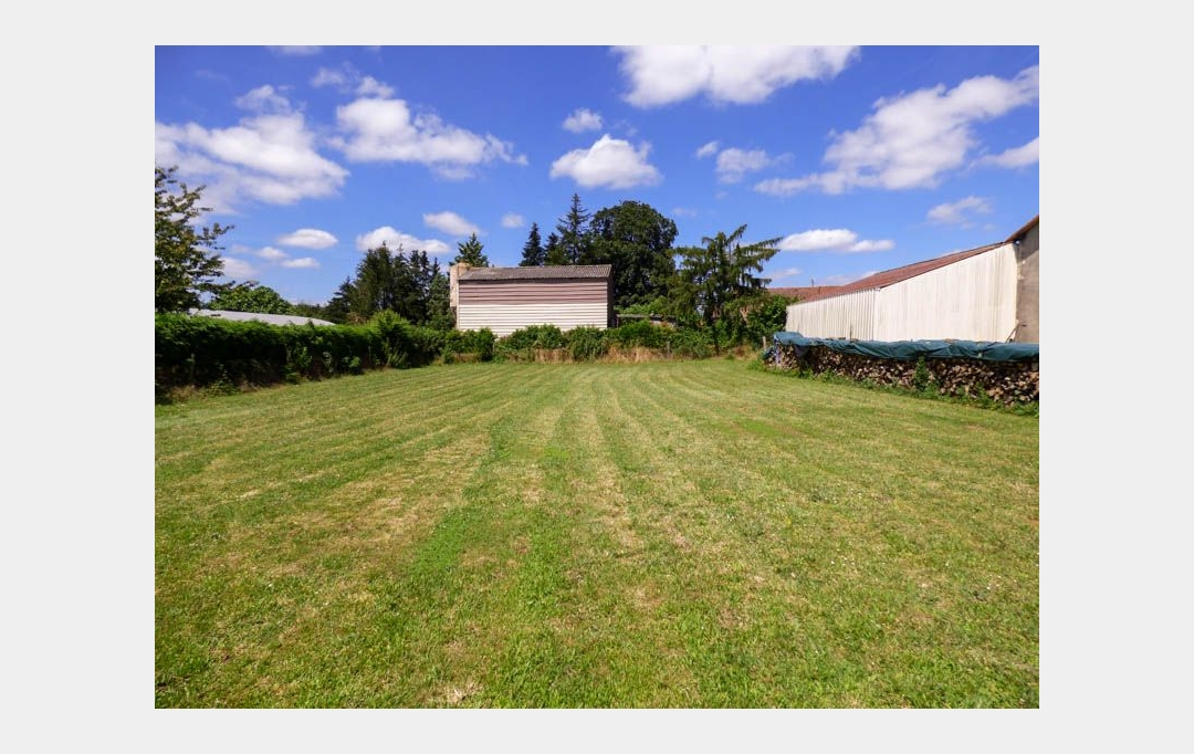 Agence Immobilière Berland Bennett : Maison / Villa | SAUZE-VAUSSAIS (79190) | 120 m2 | 109 000 € 