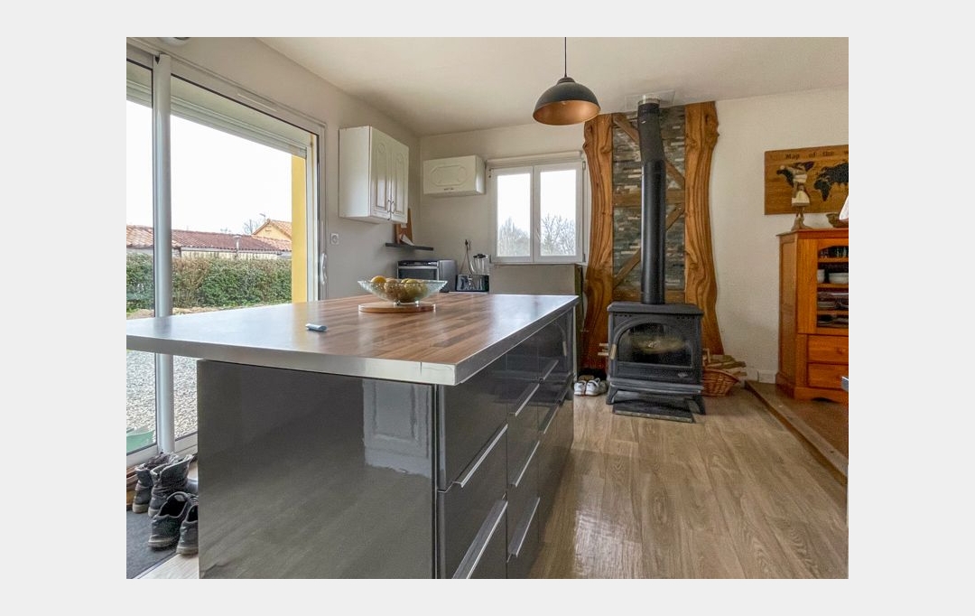 Agence Immobilière Berland Bennett : Maison / Villa | RUFFEC (16700) | 117 m2 | 169 900 € 