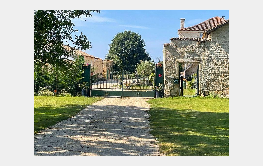 Agence Immobilière Berland Bennett : Maison / Villa | SAUZE-VAUSSAIS (79190) | 300 m2 | 359 500 € 