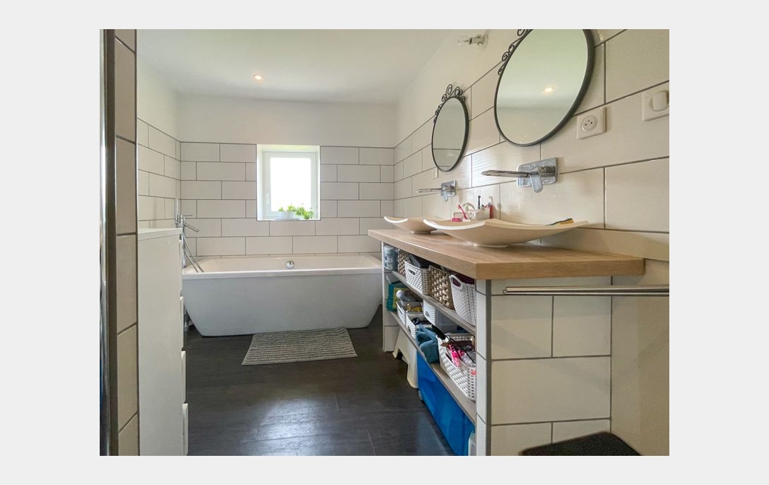 Agence Immobilière Berland Bennett : Maison / Villa | CIVRAY (86400) | 212 m2 | 252 000 € 