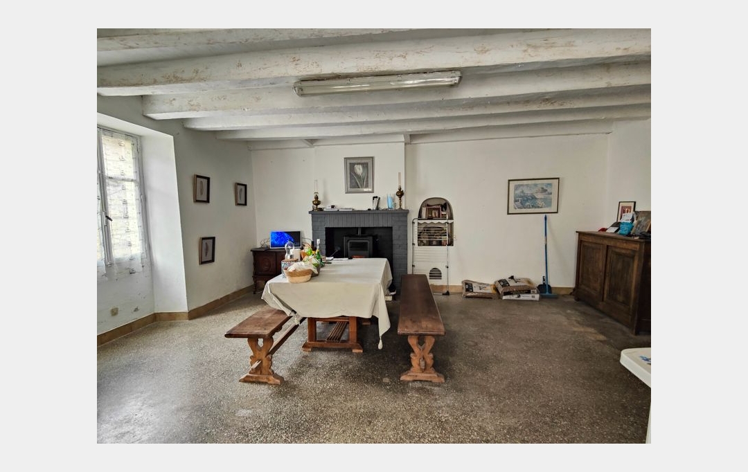 Agence Immobilière Berland Bennett : House | CHARROUX (86250) | 367 m2 | 171 600 € 