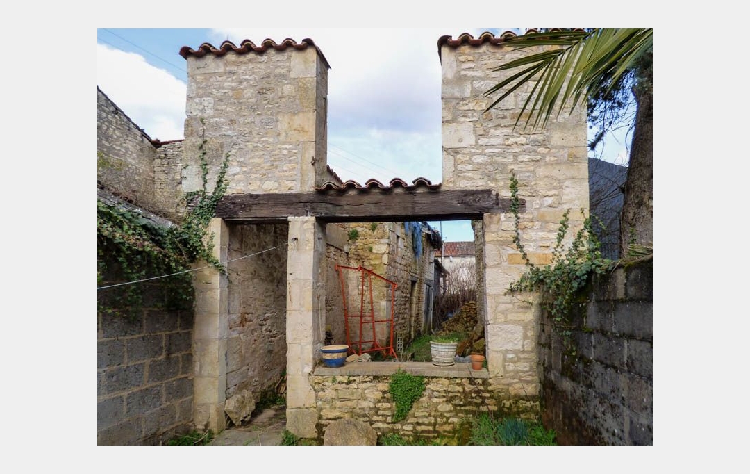 Agence Immobilière Berland Bennett : Maison / Villa | SAUZE-VAUSSAIS (79190) | 101 m2 | 49 950 € 