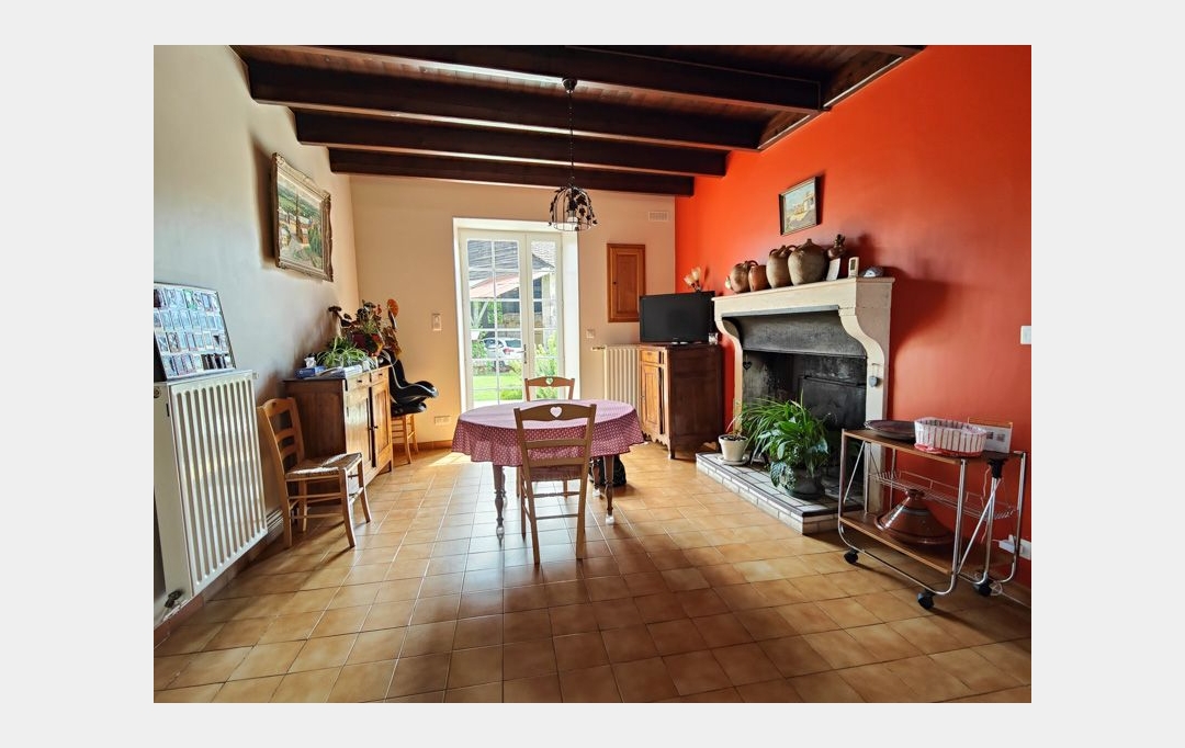 Agence Immobilière Berland Bennett : Maison / Villa | CIVRAY (86400) | 260 m2 | 265 000 € 