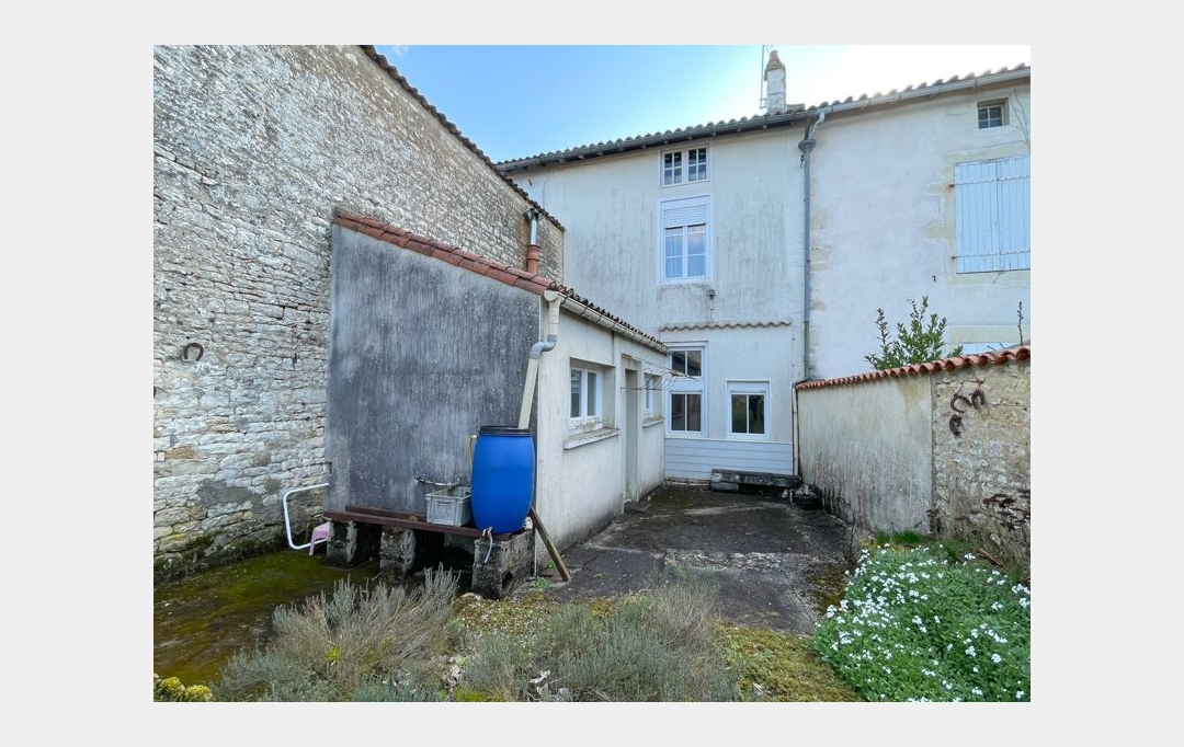 Agence Immobilière Berland Bennett : Maison / Villa | SAUZE-VAUSSAIS (79190) | 110 m2 | 82 500 € 