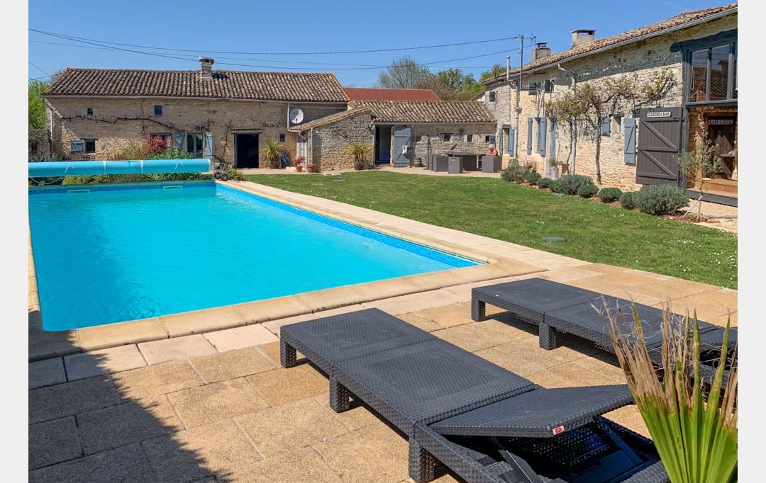Agence Immobilière Berland Bennett : Maison / Villa | LEZAY (79120) | 234 m2 | 342 875 € 