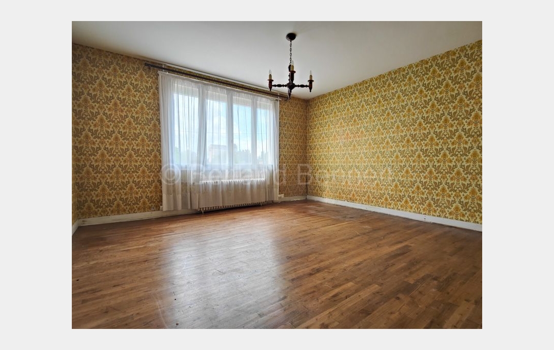 Agence Immobilière Berland Bennett : Maison / Villa | SAUZE-VAUSSAIS (79190) | 140 m2 | 98 400 € 