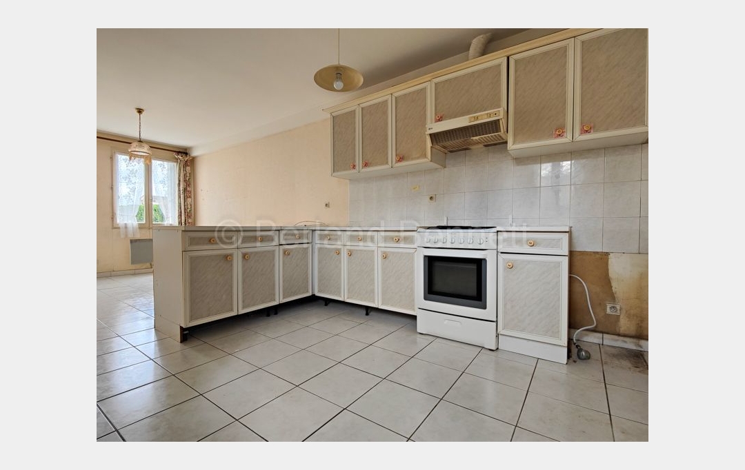 Agence Immobilière Berland Bennett : Maison / Villa | SAUZE-VAUSSAIS (79190) | 140 m2 | 98 400 € 