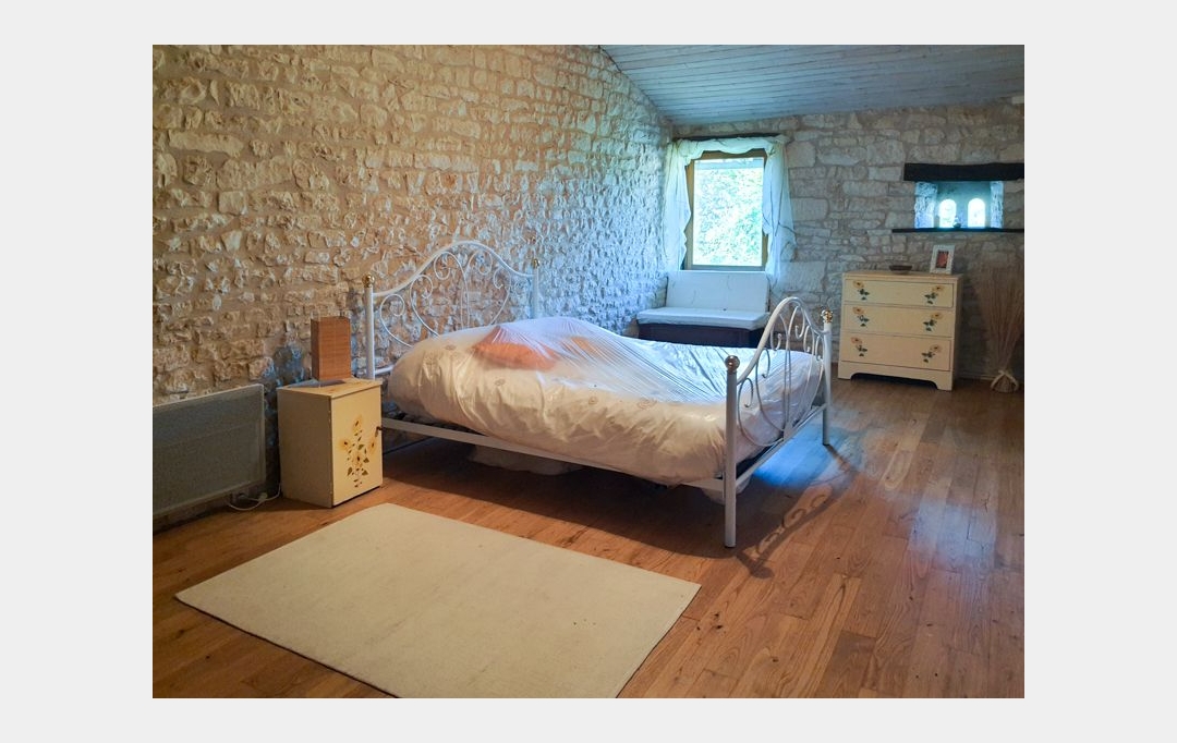 Agence Immobilière Berland Bennett : Maison / Villa | LA FORET-DE-TESSE (16240) | 190 m2 | 186 725 € 