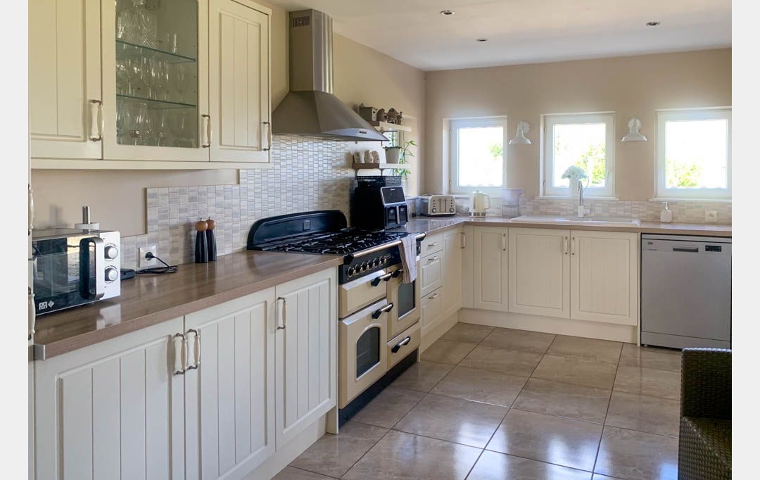 Agence Immobilière Berland Bennett : Maison / Villa | SAUZE-VAUSSAIS (79190) | 303 m2 | 379 800 € 