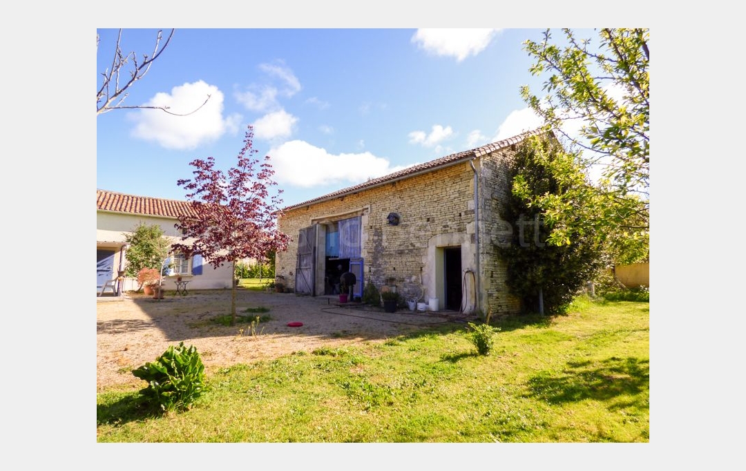 Agence Immobilière Berland Bennett : Maison / Villa | SAUZE-VAUSSAIS (79190) | 125 m2 | 171 200 € 
