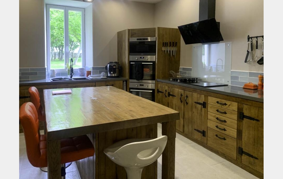 Agence Immobilière Berland Bennett : Maison / Villa | SAUZE-VAUSSAIS (79190) | 439 m2 | 390 350 € 