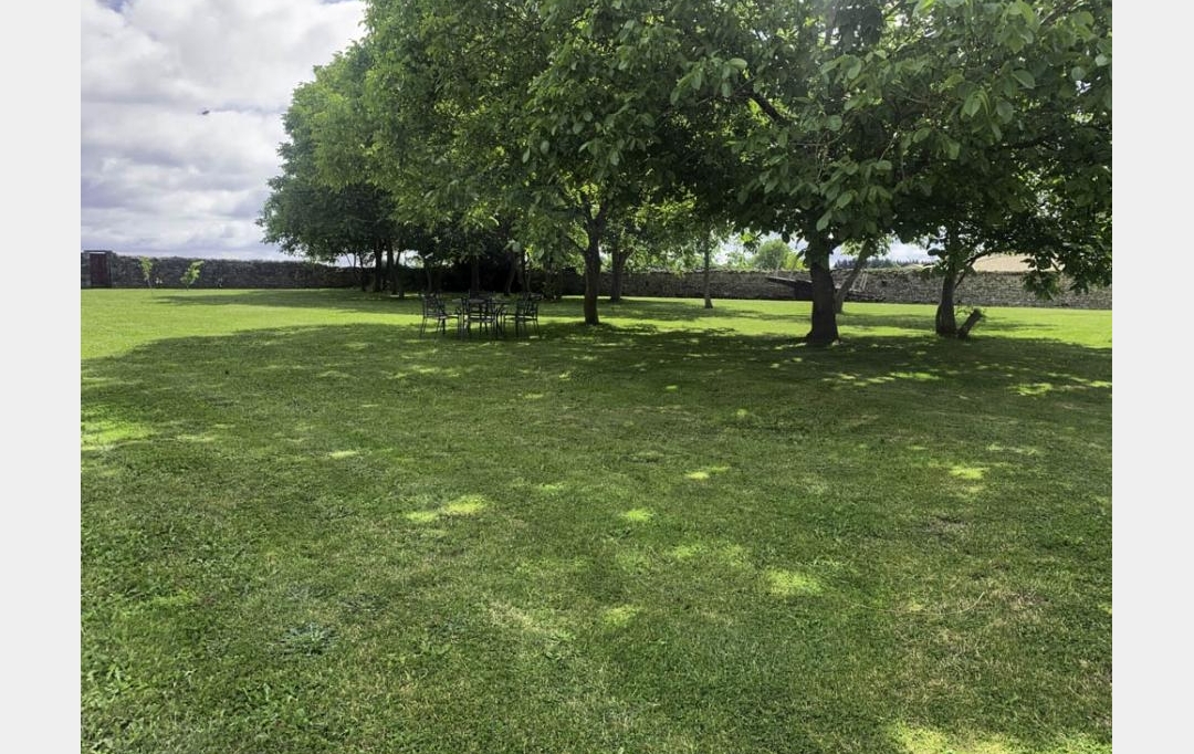 Agence Immobilière Berland Bennett : Maison / Villa | SAUZE-VAUSSAIS (79190) | 439 m2 | 390 350 € 