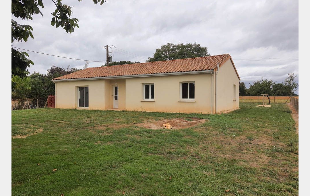 Agence Immobilière Berland Bennett : Maison / Villa | SAUZE-VAUSSAIS (79190) | 95 m2 | 155 000 € 
