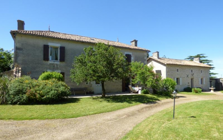 Agence Immobilière Berland Bennett : Maison / Villa | LEZAY (79120) | 314 m2 | 395 625 € 