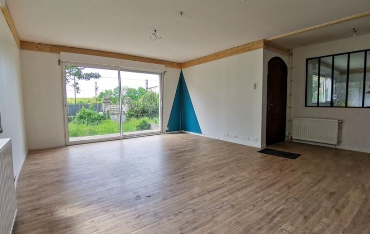 Agence Immobilière Berland Bennett : Maison / Villa | CIVRAY (86400) | 261 m2 | 212 400 € 