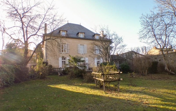 Agence Immobilière Berland Bennett : Maison / Villa | LEZAY (79120) | 295 m2 | 296 520 € 
