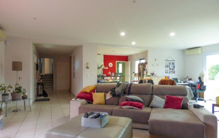 Agence Immobilière Berland Bennett : Appartement | SAUZE-VAUSSAIS (79190) | 155 m2 | 225 000 € 