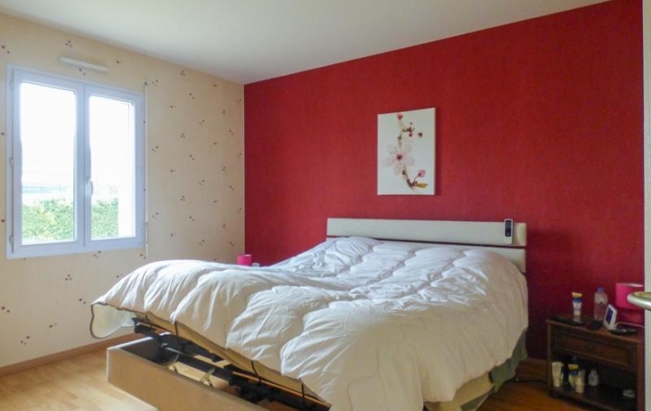 Agence Immobilière Berland Bennett : Appartement | SAUZE-VAUSSAIS (79190) | 155 m2 | 225 000 € 