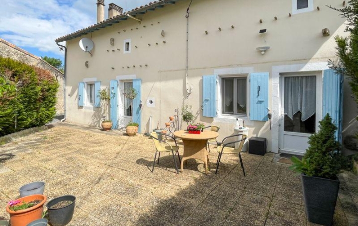 Maison   CHEF-BOUTONNE  143 m2 197 300 € 