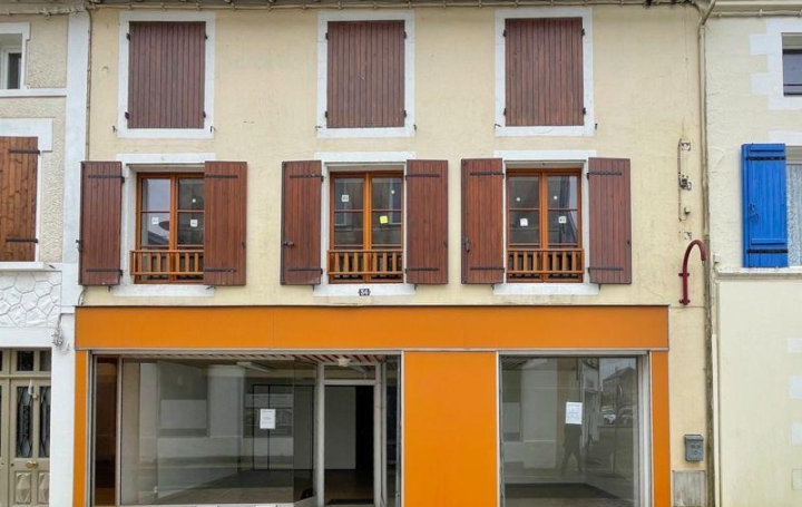 Maison SAUZE-VAUSSAIS 300 m2 180 000 € Maison SAUZE-VAUSSAIS 300 m2 180 000 €