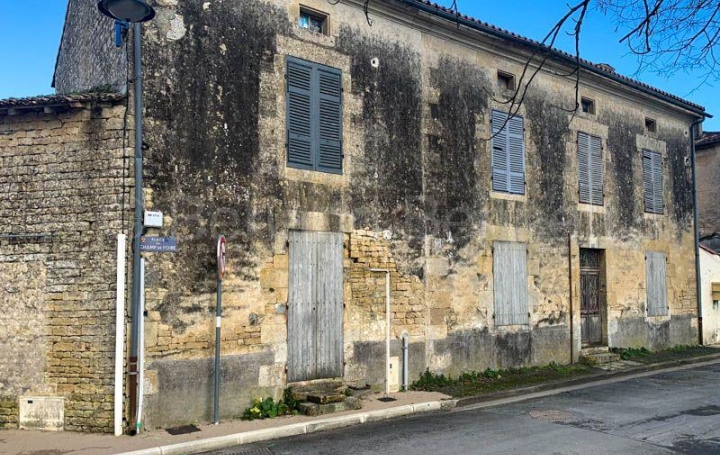 Maison BRIOUX-SUR-BOUTONNE 200 m2 77 480 € Maison BRIOUX-SUR-BOUTONNE 200 m2 77 480 €