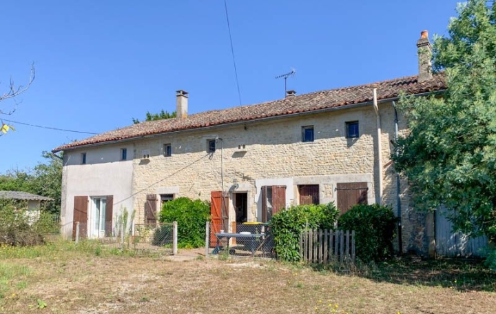 Maison   RUFFEC  95 m2 88 000 € 
