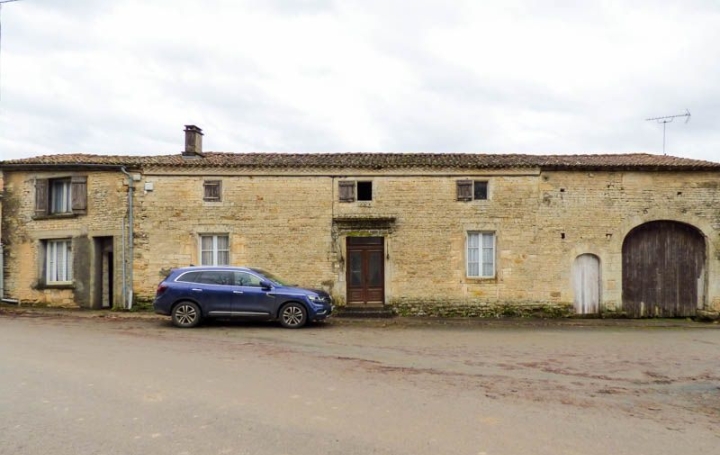 Maison VILLEFAGNAN 145 m2 77 490 € Maison VILLEFAGNAN 145 m2 77 490 €
