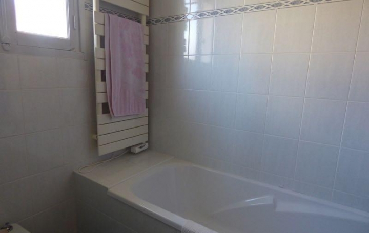 Agence Immobilière Berland Bennett : Maison / Villa | CHEF-BOUTONNE (79110) | 127 m2 | 113 000 € 