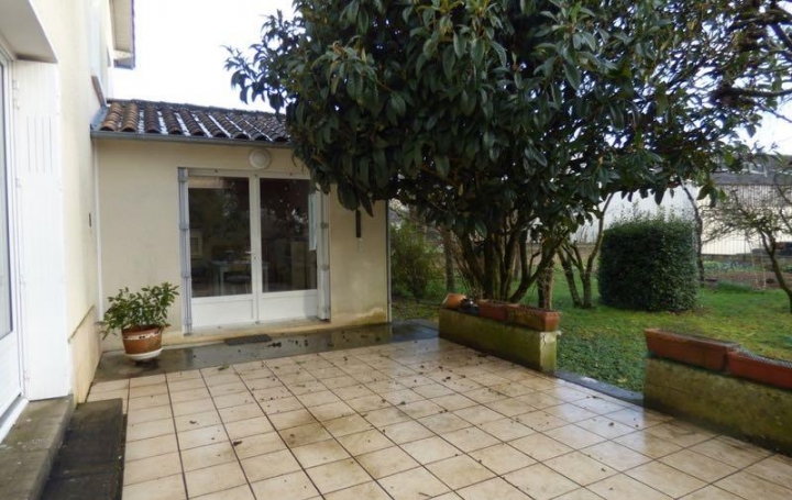 Agence Immobilière Berland Bennett : Maison / Villa | CHEF-BOUTONNE (79110) | 127 m2 | 113 000 € 